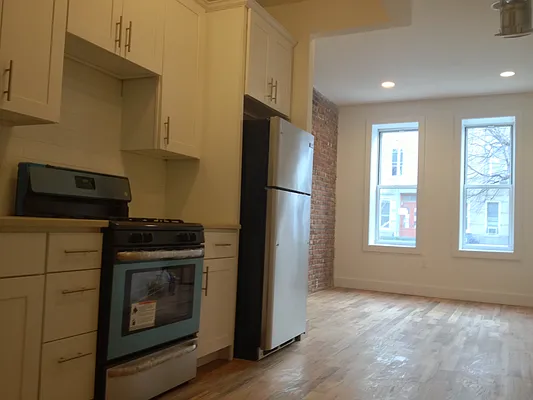 Rented by RS Bracha | media 24