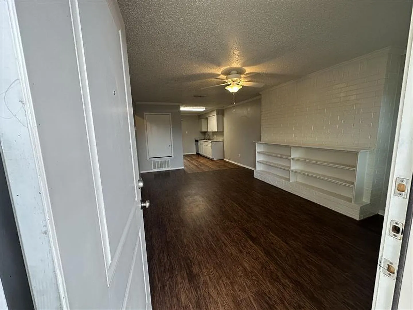 8320 Cambridge Rd #M11 — Photo 2