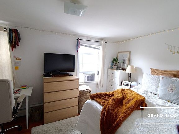 5th image of 612 Metropolitan Ave APT 3