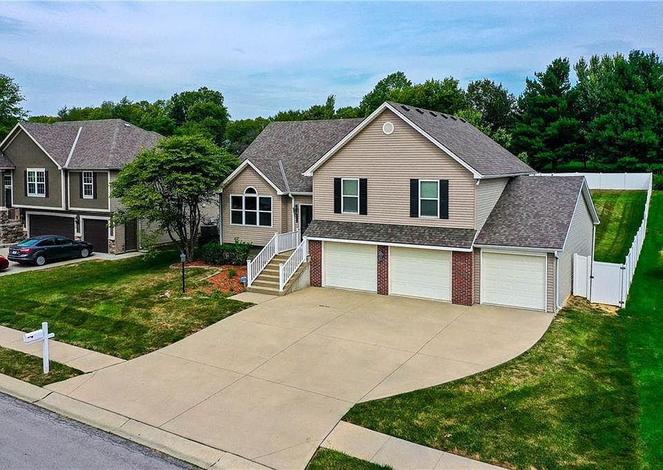 1st image of 4505 Hallbrook Dr