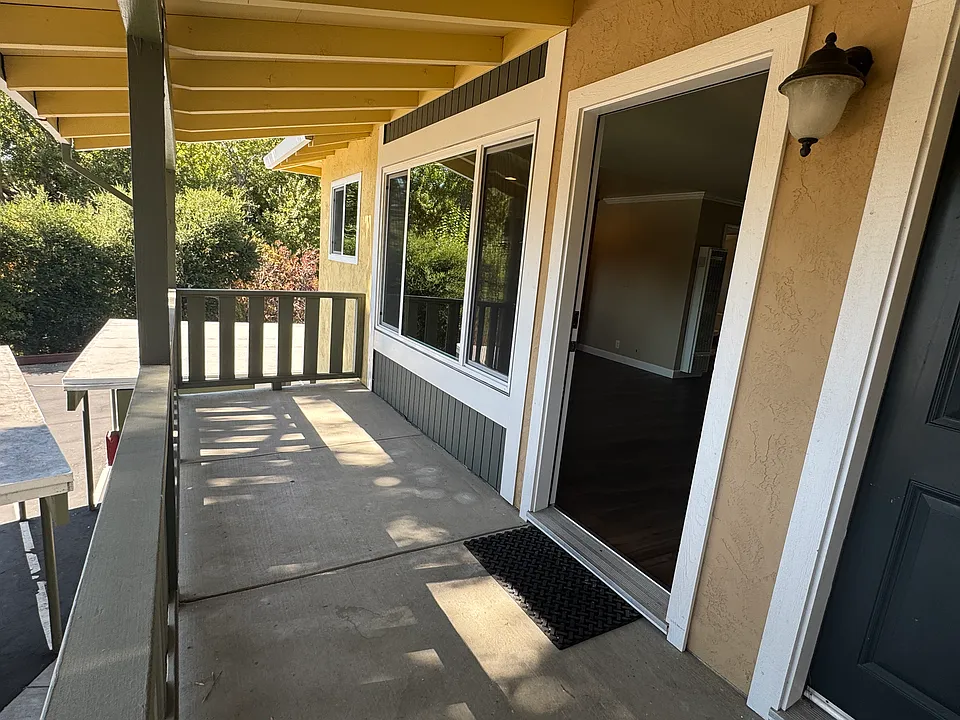 30 Gladys Ct #2-F