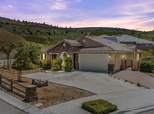 566 Purple Sage Ln, Simi Valley, CA 93065