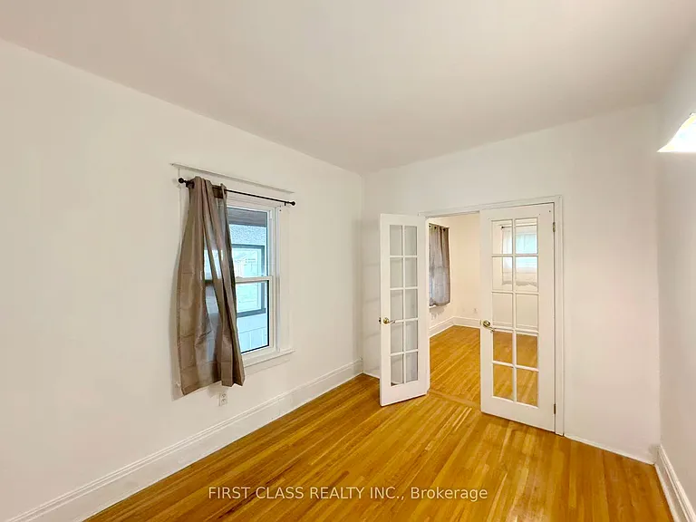 9 Grantham Ave S — Photo 25