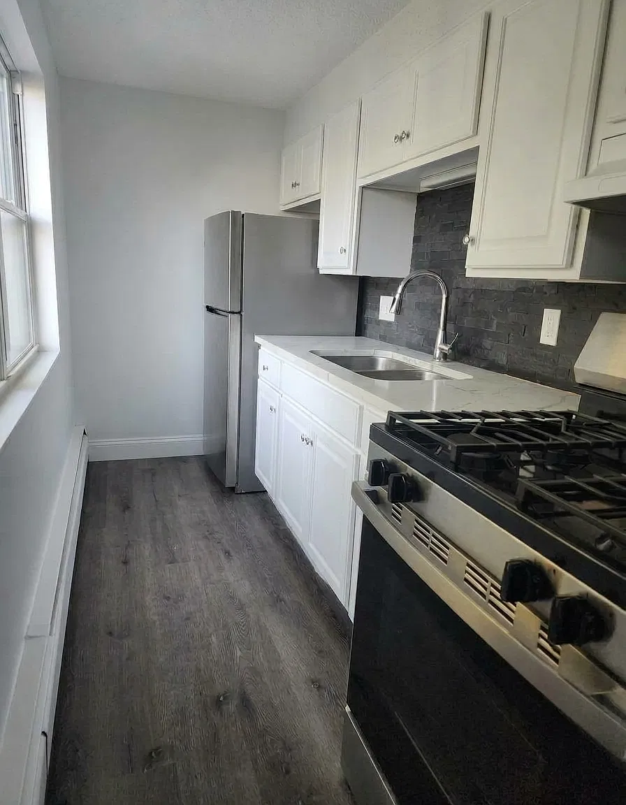 1 bed, 700 sqft, $1,600 — Photo 4