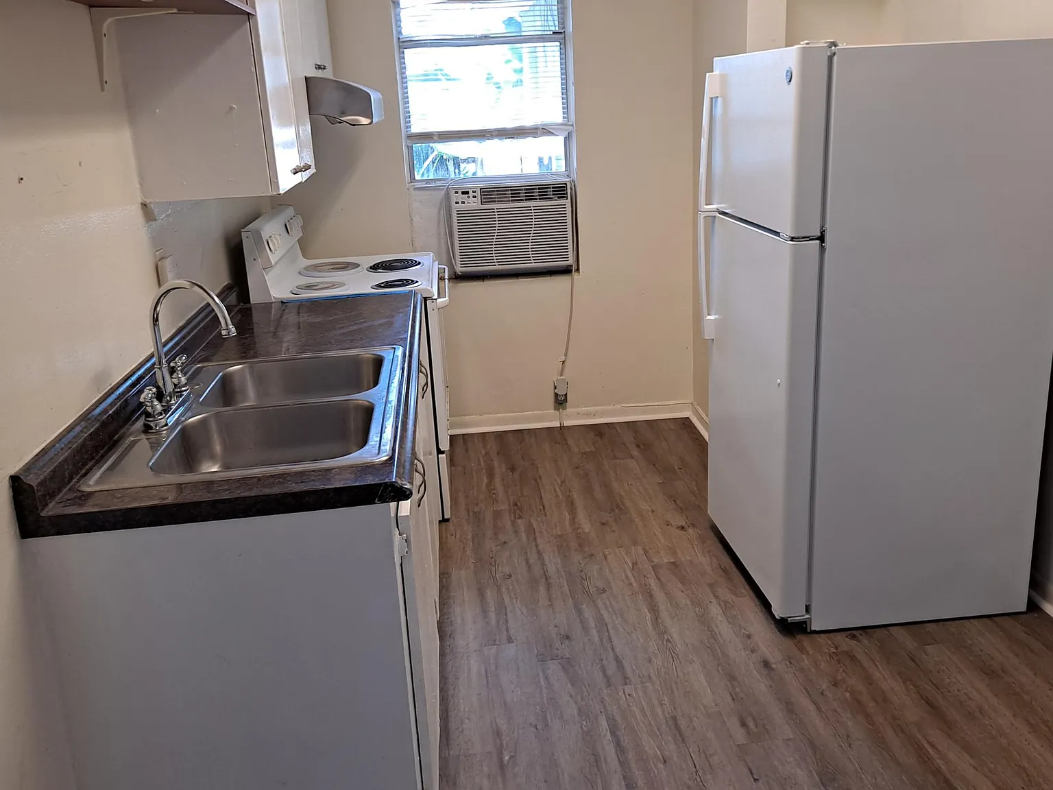 Studio, 450 sqft, $1,500 — Photo 2