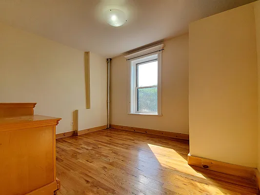 Rented by Sunshine Management Group, LLC | media 4