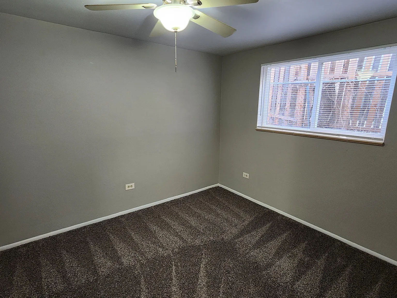 2 bed, 879 sqft, $1,300 — Photo 4