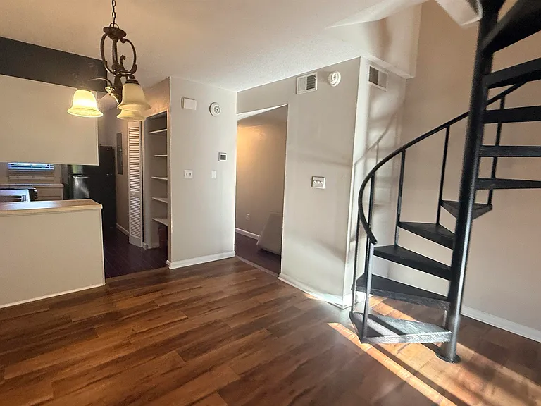 405 Harbison Blvd #B — Photo 4