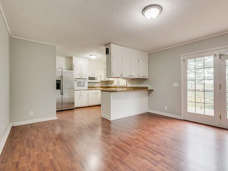 729 Foothills Rd — Photo 11