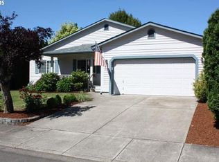 866 S 46th St, Springfield, OR 97478