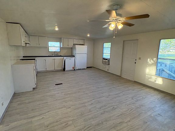 3rd image of 3810 Rowland Rd