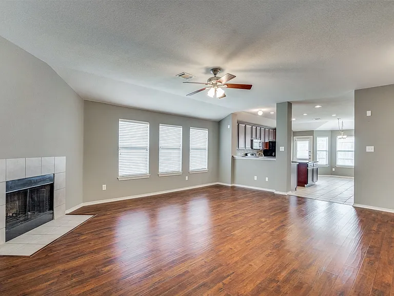 3000 Bryce Dr — Photo 2