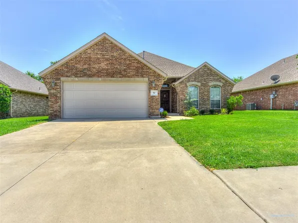 92 Landon Dr, Edmond, OK 73013