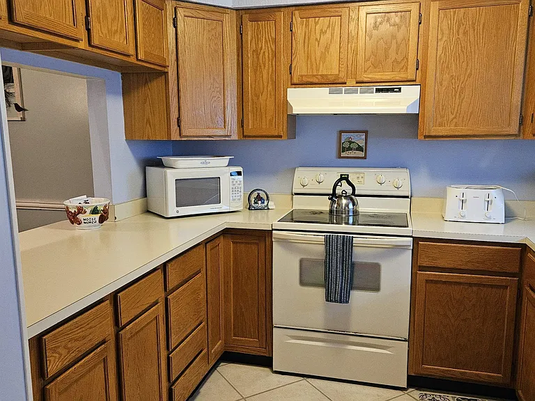 12 Grant Dr #164 — Photo 2