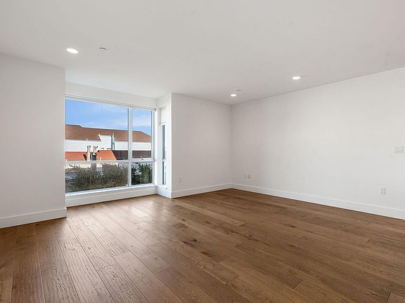 5th image of 1450 15th St #401
