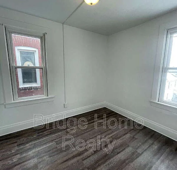 136 S Spring Ave — Photo 38