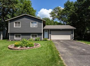 12297 Thrush St NW, Coon Rapids, MN 55448