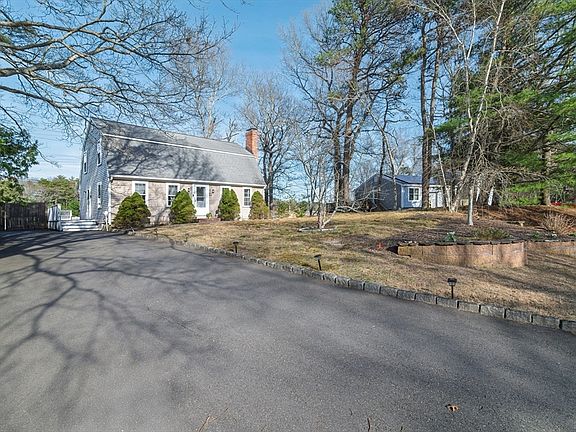 2nd image of 30 Huntington Rd
