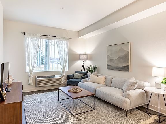 5th image of 1580 Milwaukee Way #1575-104