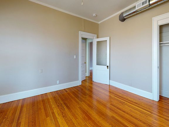 3rd image of 3870 Harney St APT 11
