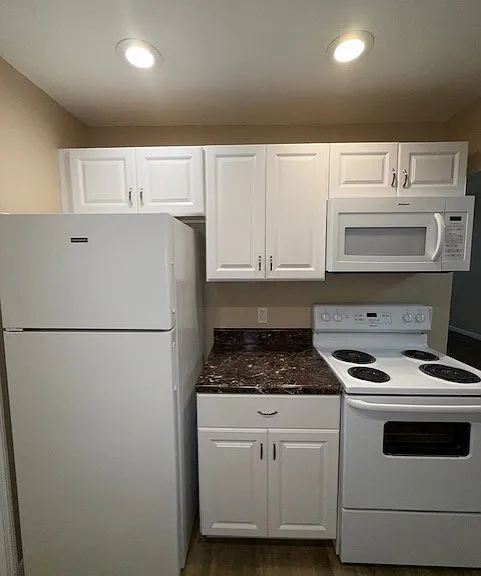 Sorrento Apartments — Photo 17
