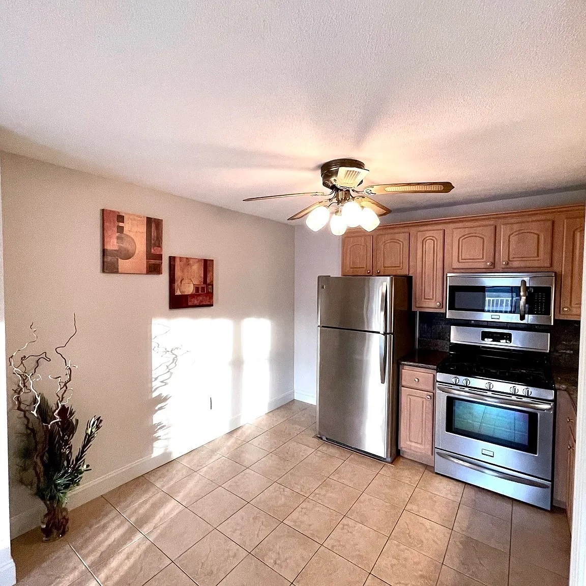 2 bed, 800 sqft, $2,250 — Photo 3
