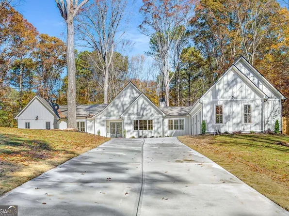 4276 Smithsonia Dr, Tucker, GA 30084