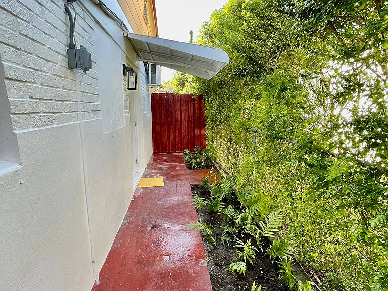 5330 SW 5th St #1 — Photo 10