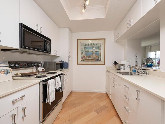 3rd image of 1 Baldwin Ave APT 822