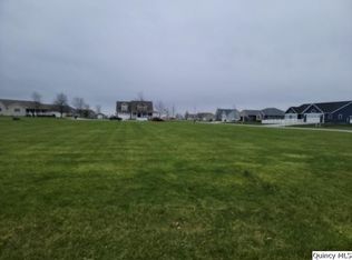 7 Dudley Ln, Carthage, IL 62321