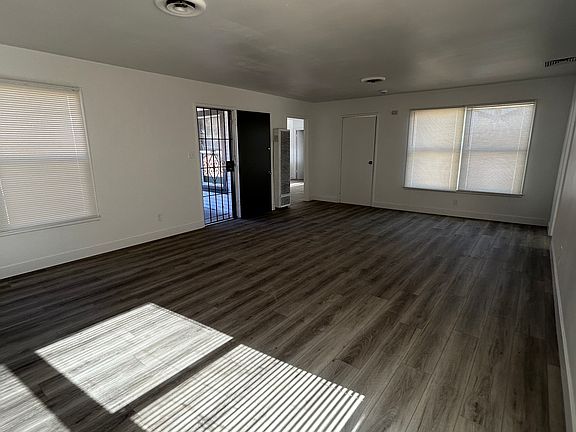 3rd image of 11756 Davis St