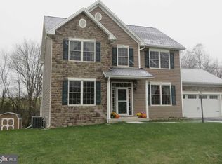 1522 Lorraine Ln, Chambersburg, PA 17202
