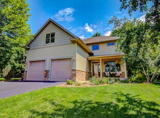 930 Crown Ct N, Hudson, WI 54016
