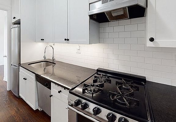 5th image of 54 Barrow St APT 4A