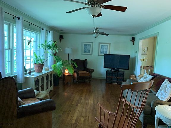 2nd image of 14 Roslyn Dr
