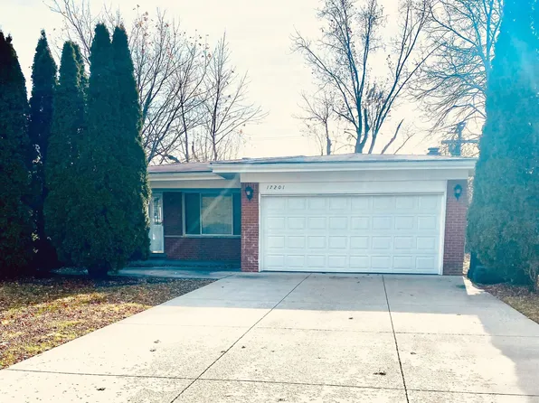 17201 Nadora St, Southfield, MI 48076
