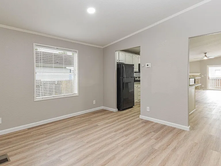 10210 Berrypatch Ln — Photo 9