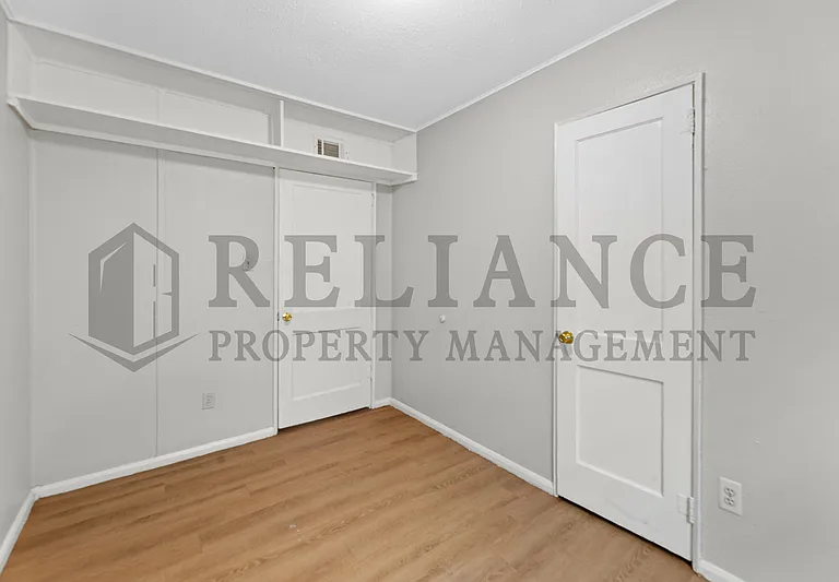 2450 N Prince St — Photo 12