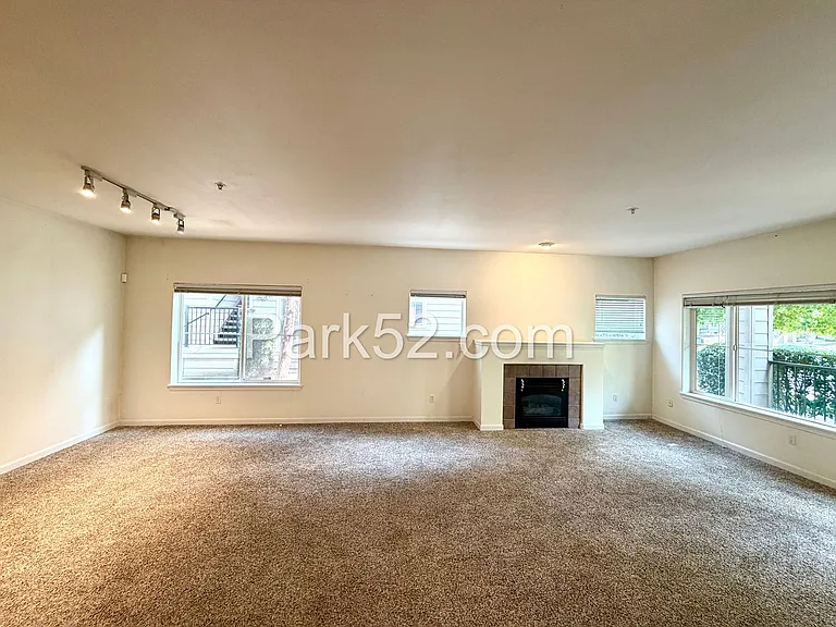 2178 Palisade Blvd — Photo 3