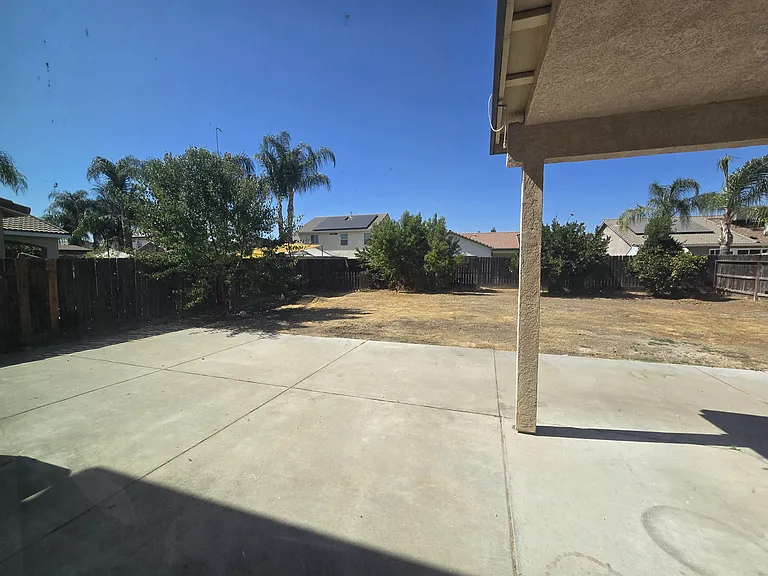 1114 Oak Ave — Photo 9