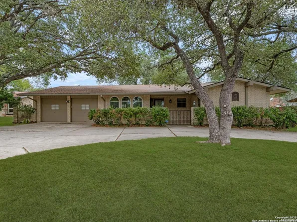 8718 Midcrown, Windcrest, TX 78239