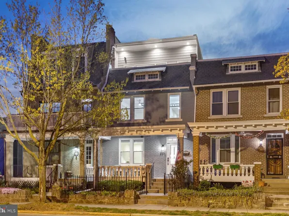 229 18th St SE, Washington, DC 20003