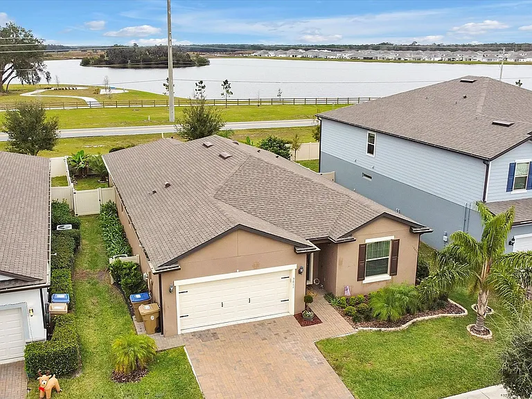 5611 Barletta Dr — Photo 3