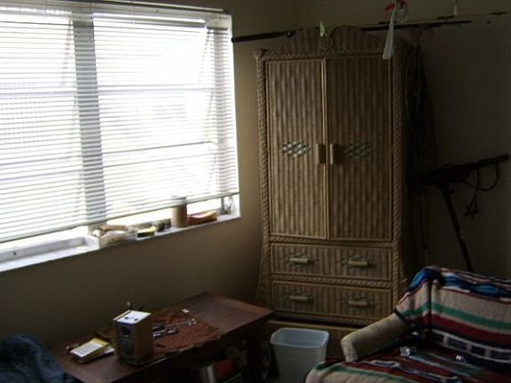 5th image of 230 S Lakeside Dr APT 1