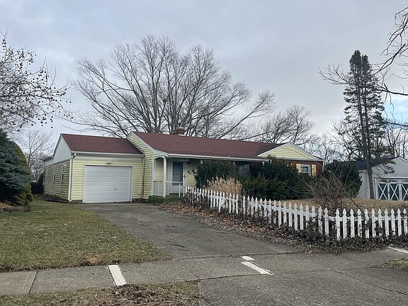 3rd image of 216 N Tippecanoe Dr