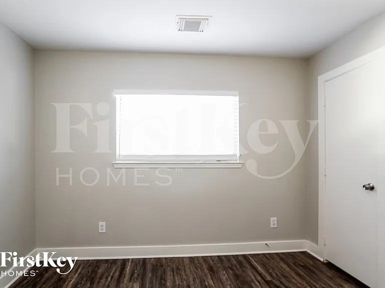 19214 Spruce Bough Ln — Photo 13