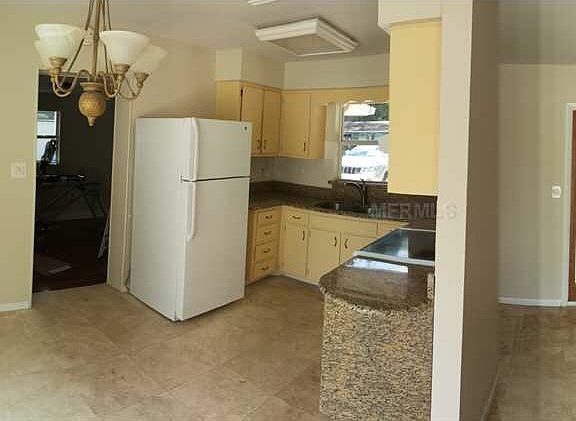 4th image of 2701 Westhigh Ave