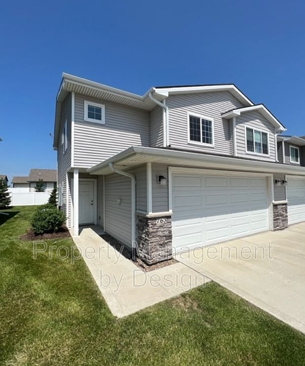 1st image of 763 NE Macey Way