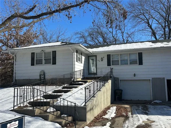 418 N 15th St, Leavenworth, KS 66048
