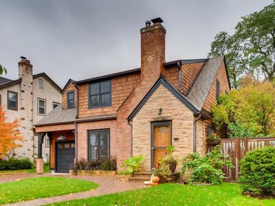 454 Mount Curve Blvd, Saint Paul, MN, 55105